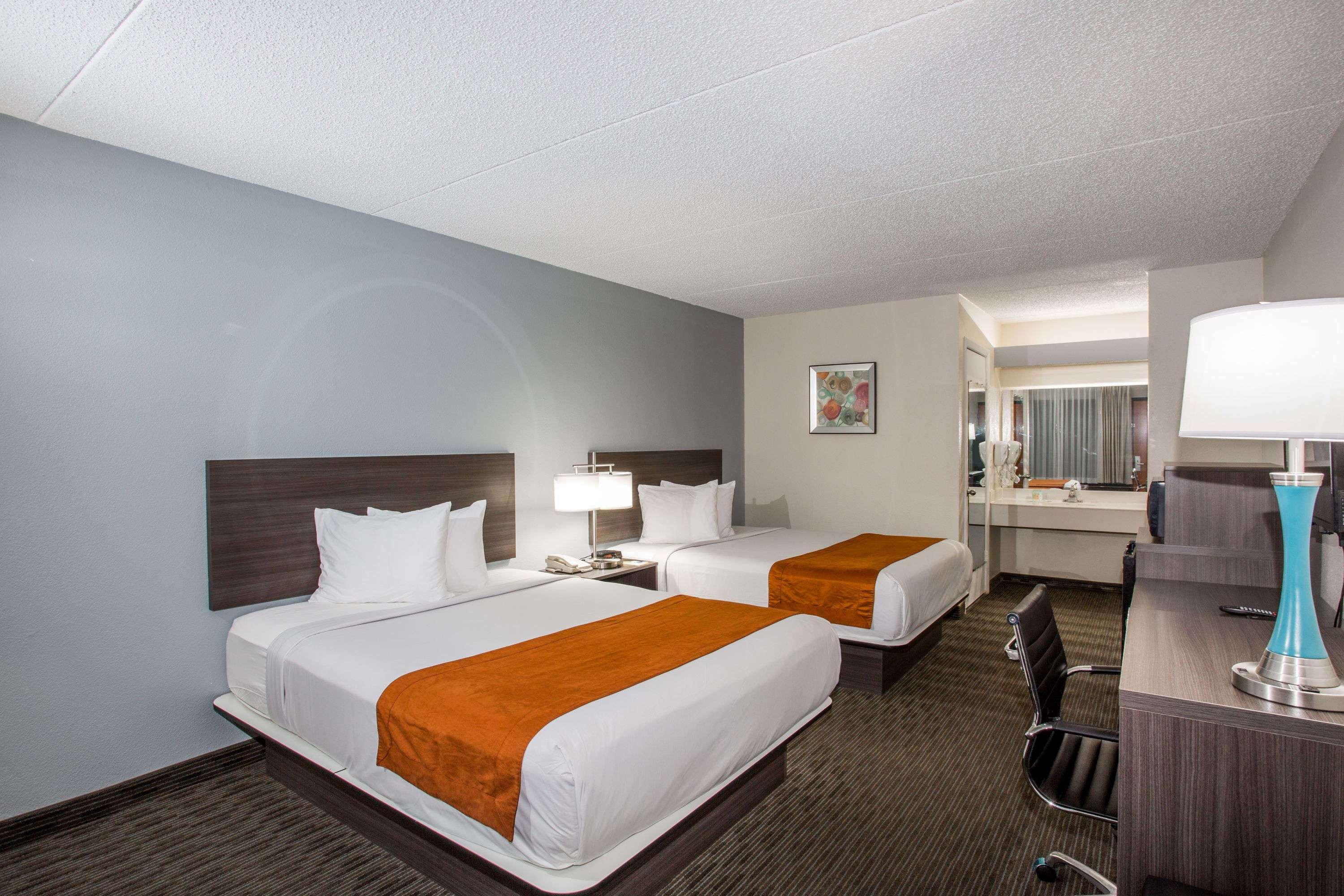 Days Inn & Suites By Wyndham Orlando Airport Buitenkant foto