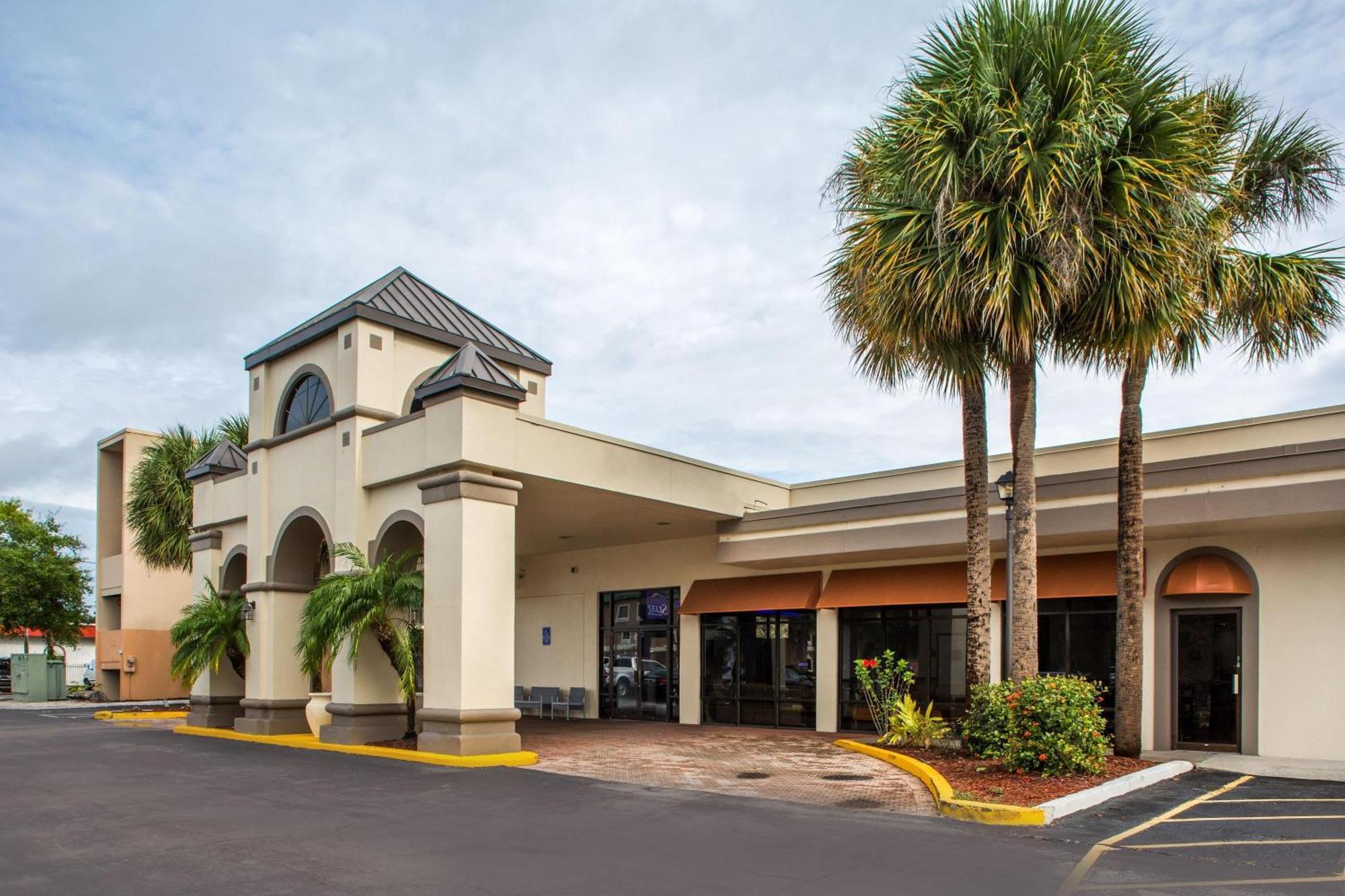 Days Inn & Suites By Wyndham Orlando Airport Buitenkant foto